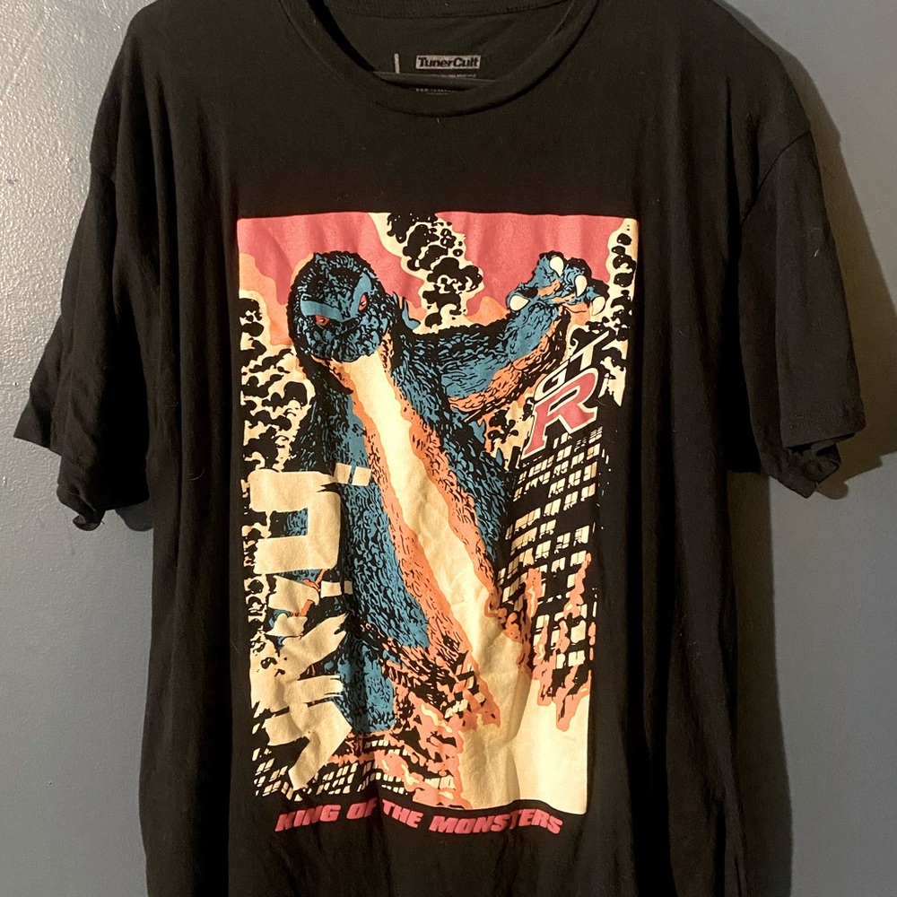 tuner cult godzilla (GTR) t shirt size L